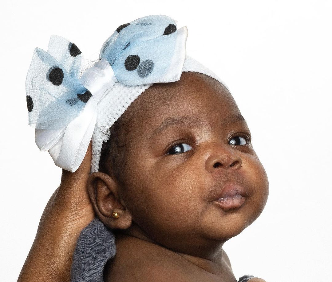 Liebevolle Babyfotografie in Hamburg – Zarte Neugeborenenfotos & authentische Kinderbilder für bleibende Erinnerungen.